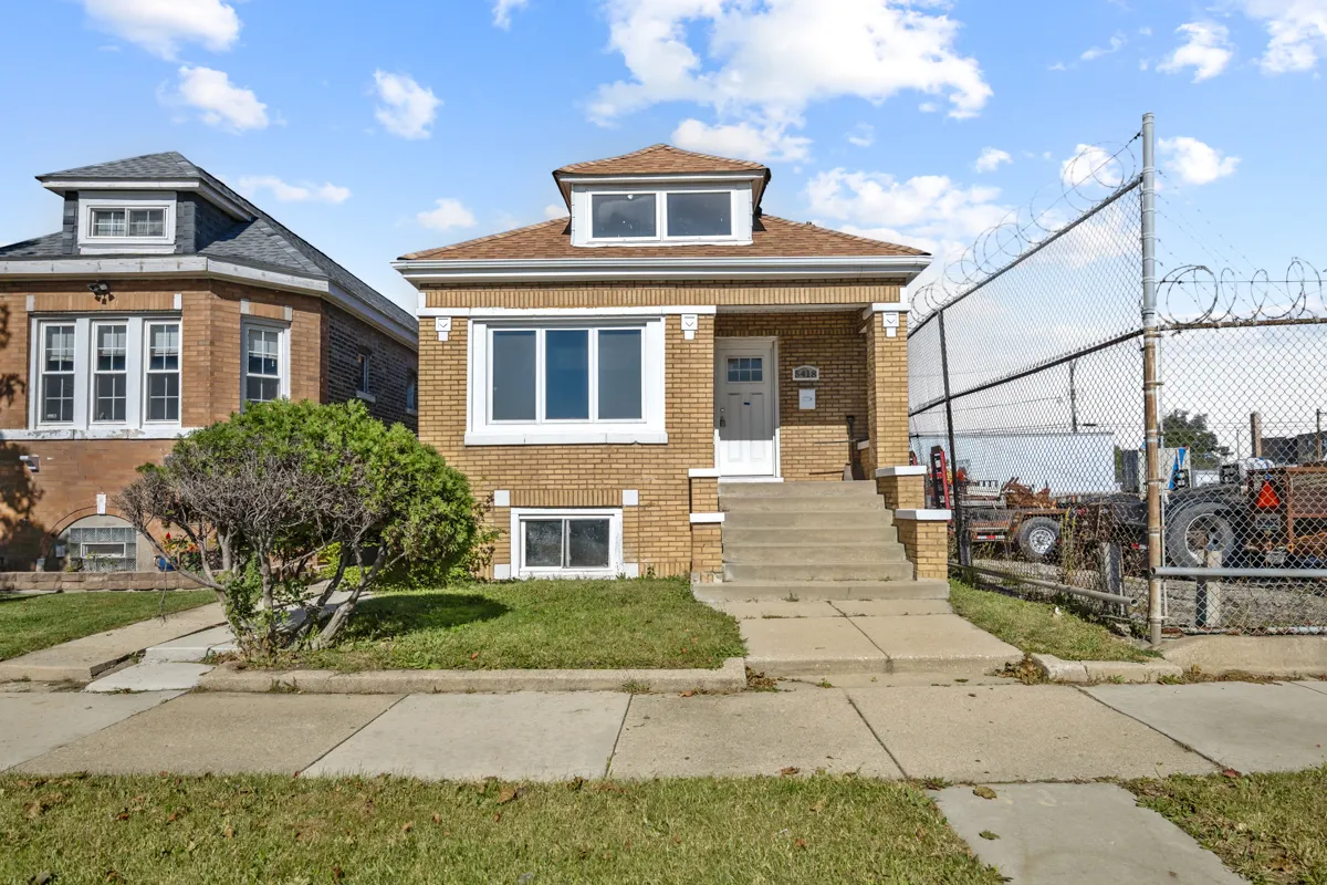 5418 W Flournoy Street IL