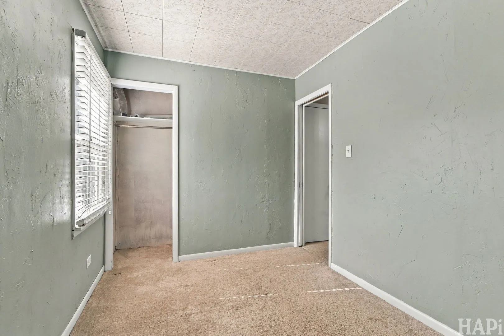 215 Valley Drive IL