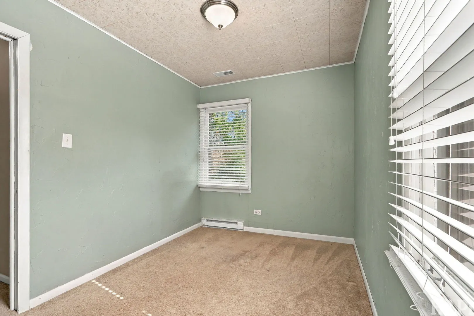 215 Valley Drive IL