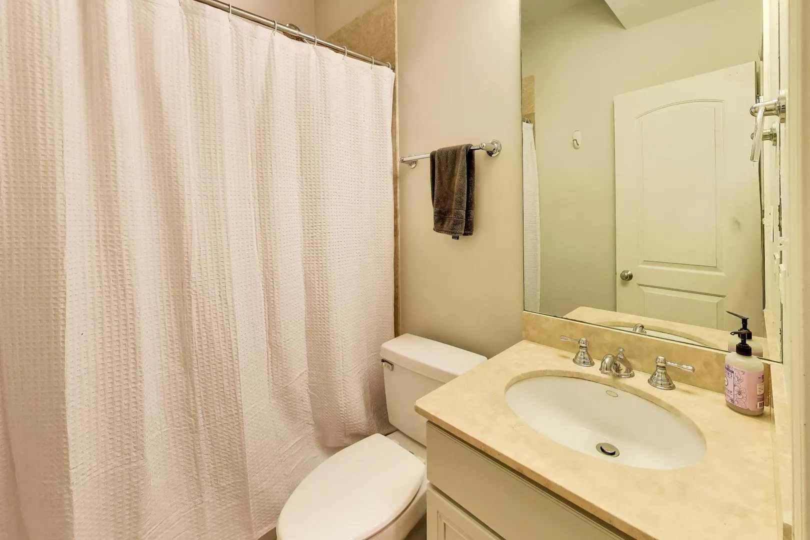 2622 N Mildred Avenue IL #1