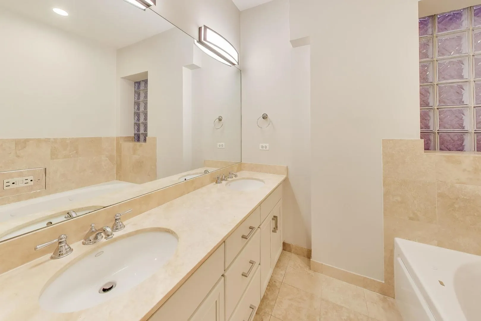 2622 N Mildred Avenue IL #1