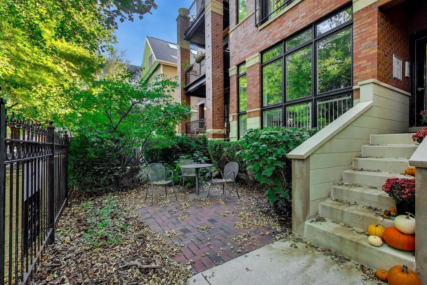 2622 N Mildred Avenue IL #1