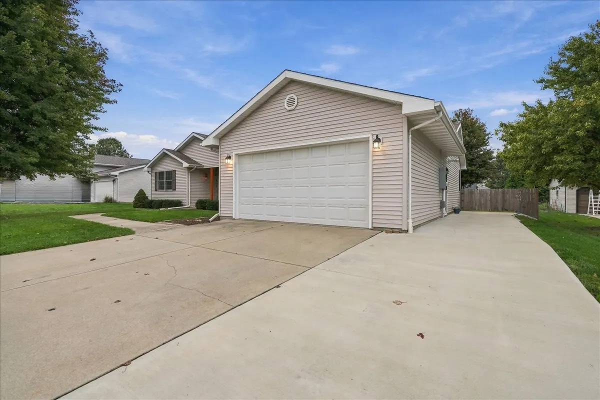 802 Platt Way IL