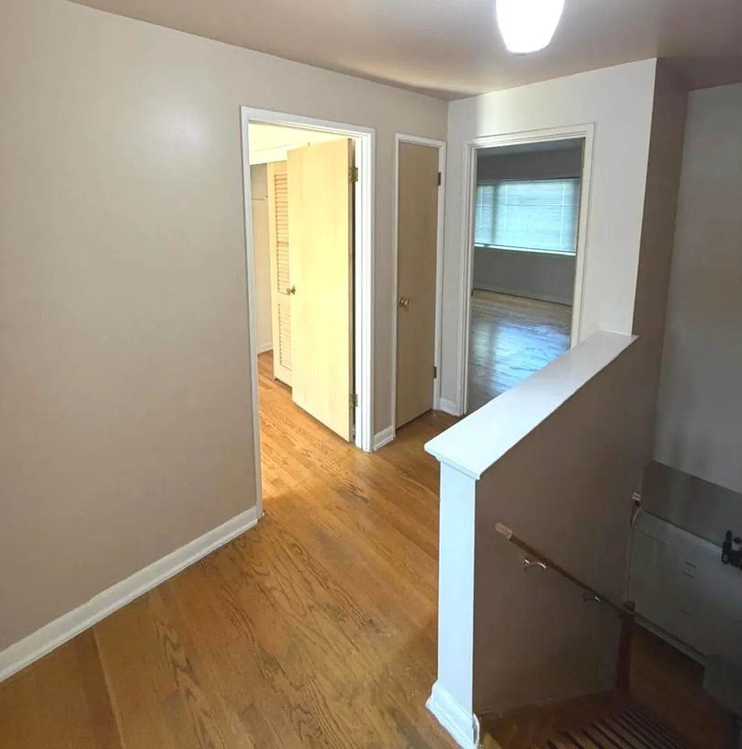 2507 W Howard Street IL