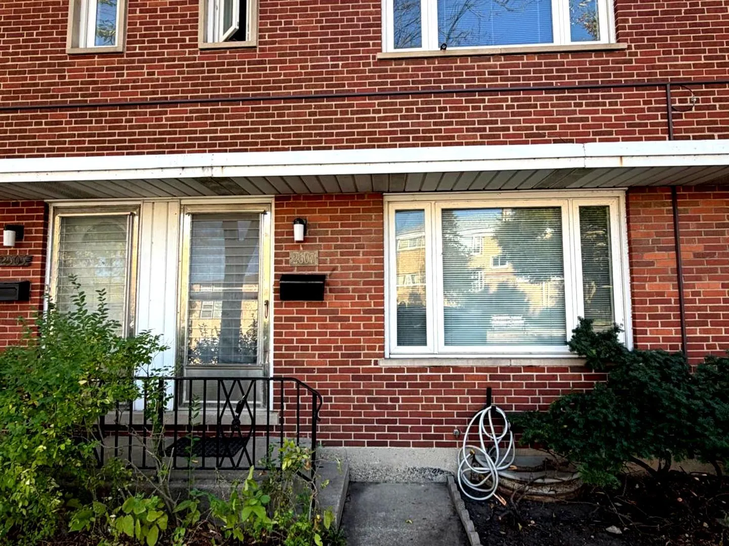 2507 W Howard Street IL