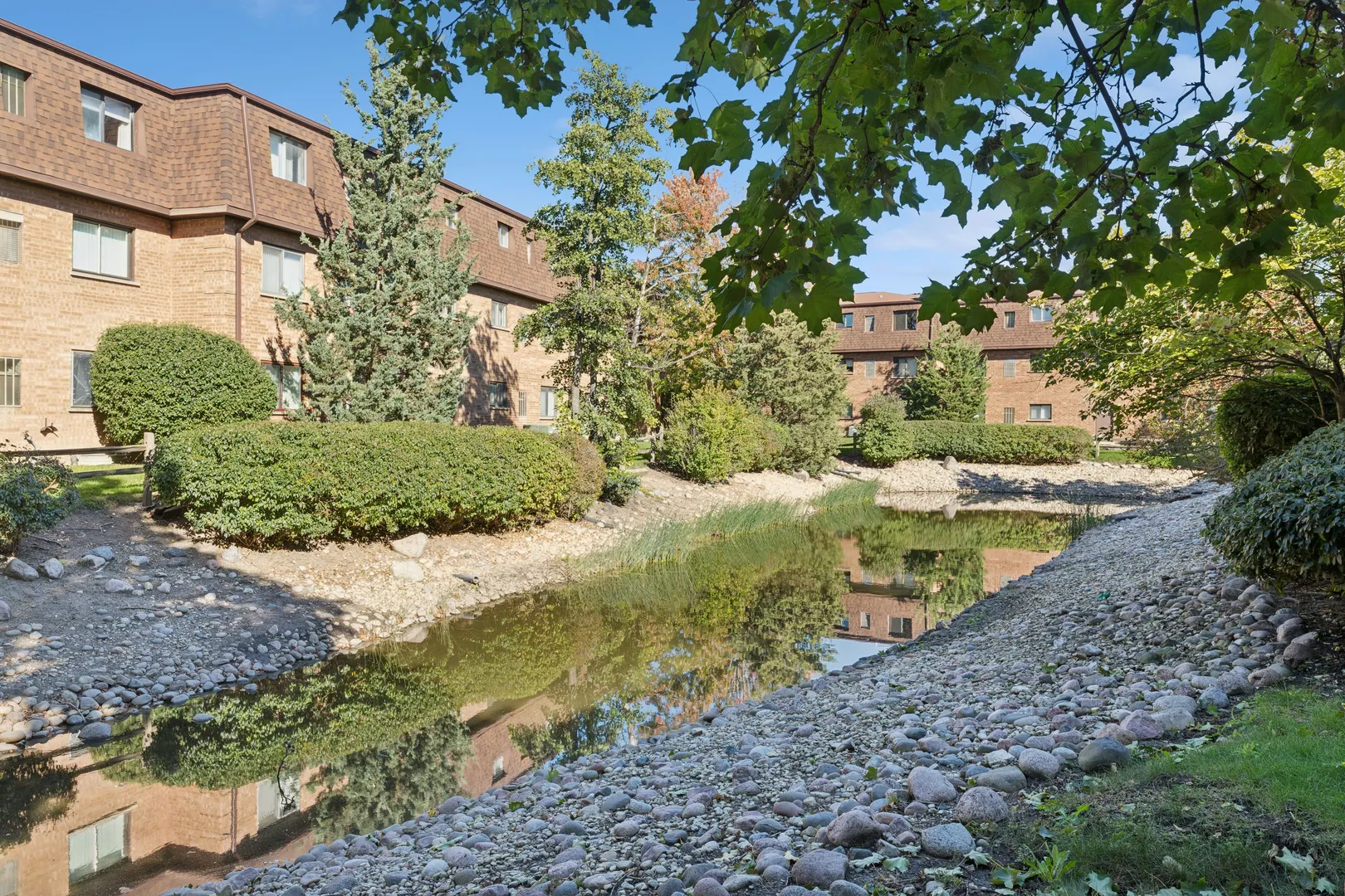 612 Cobblestone Circle IL #E