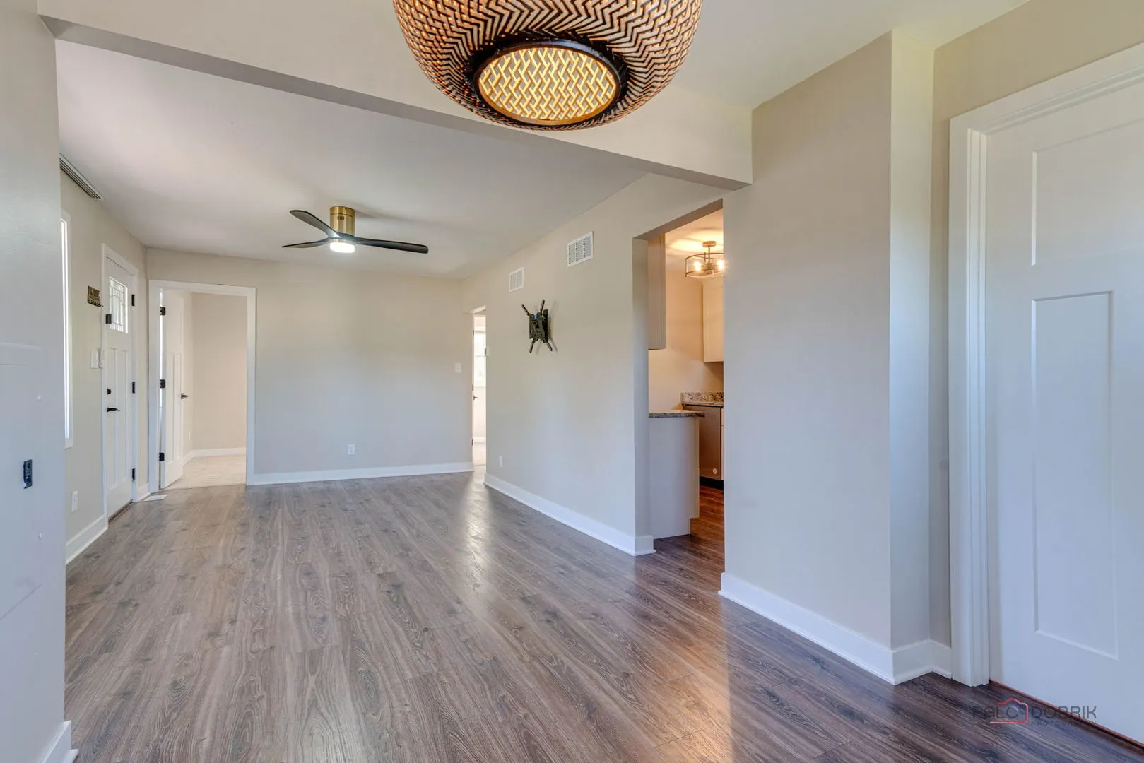 3813 Eastway Drive IL
