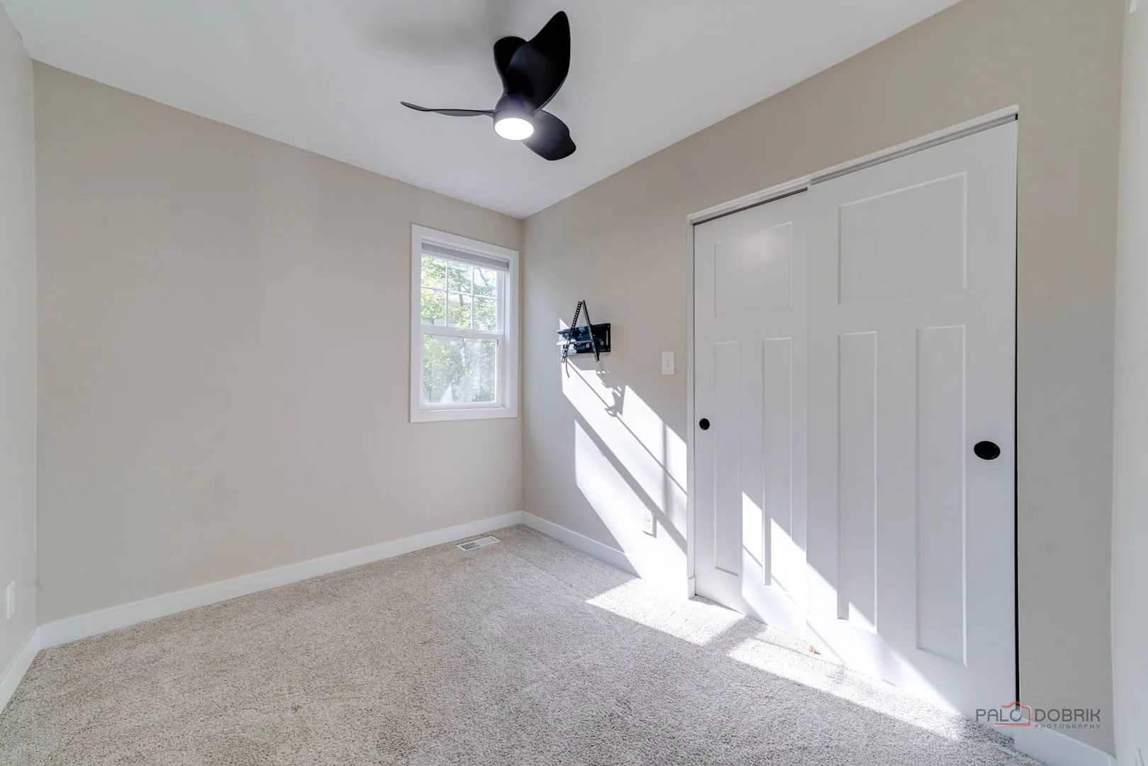 3813 Eastway Drive IL