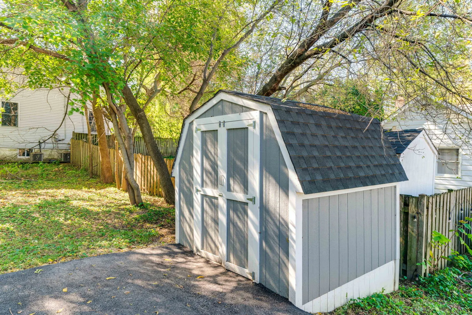 3813 Eastway Drive IL