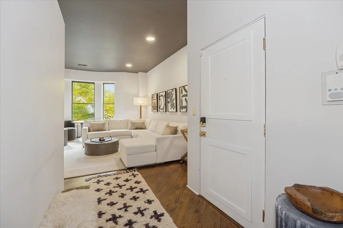 78 E Elm Street IL #3