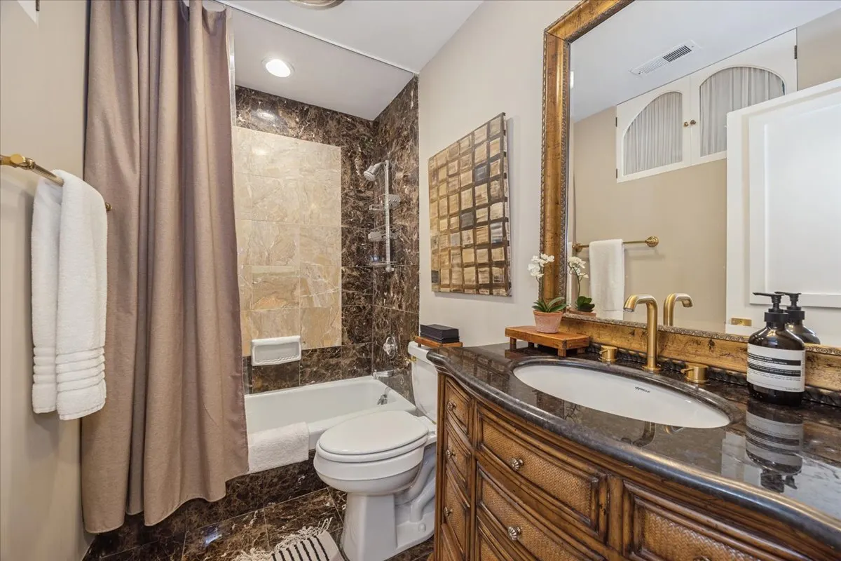 78 E Elm Street IL #3