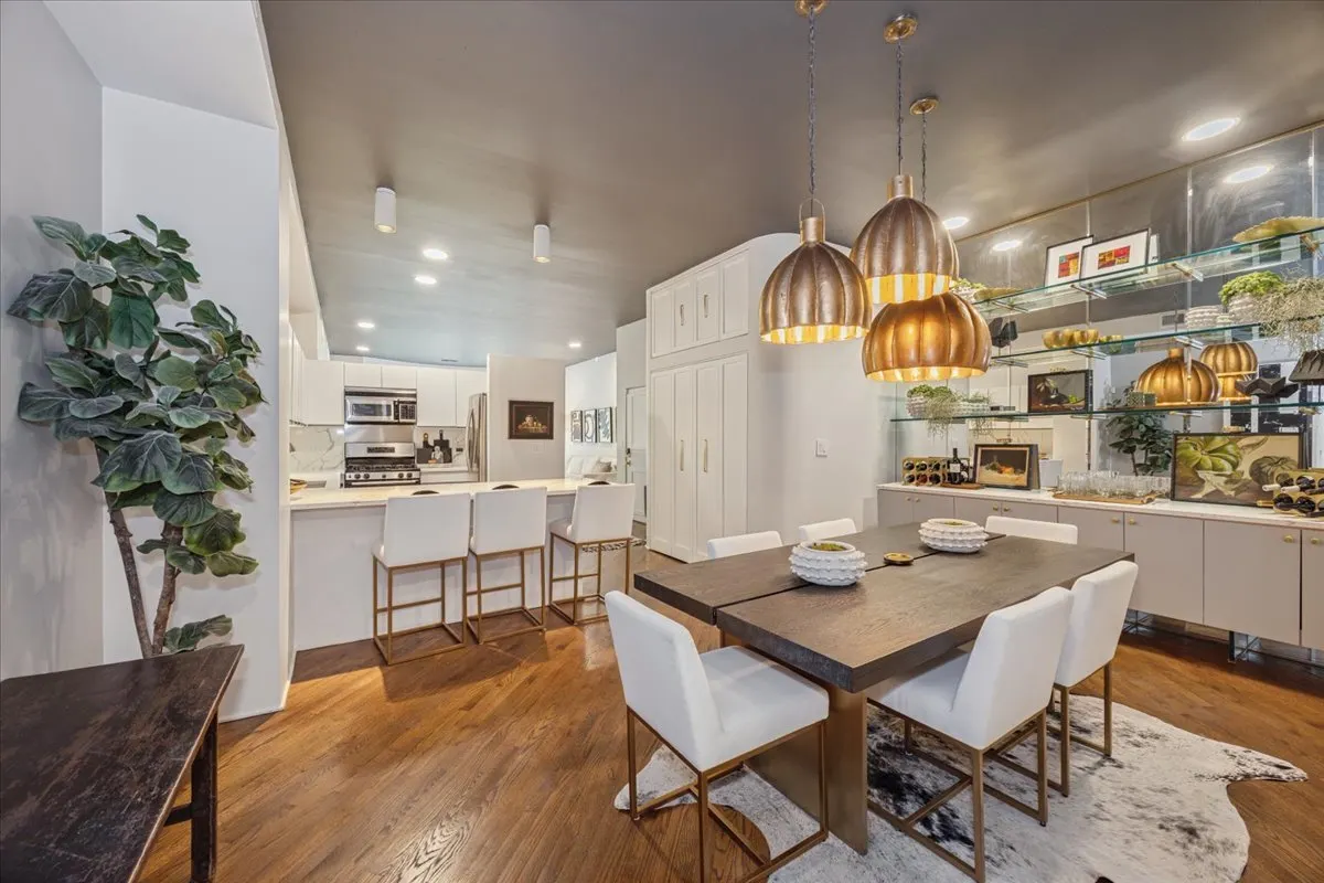 78 E Elm Street IL #3
