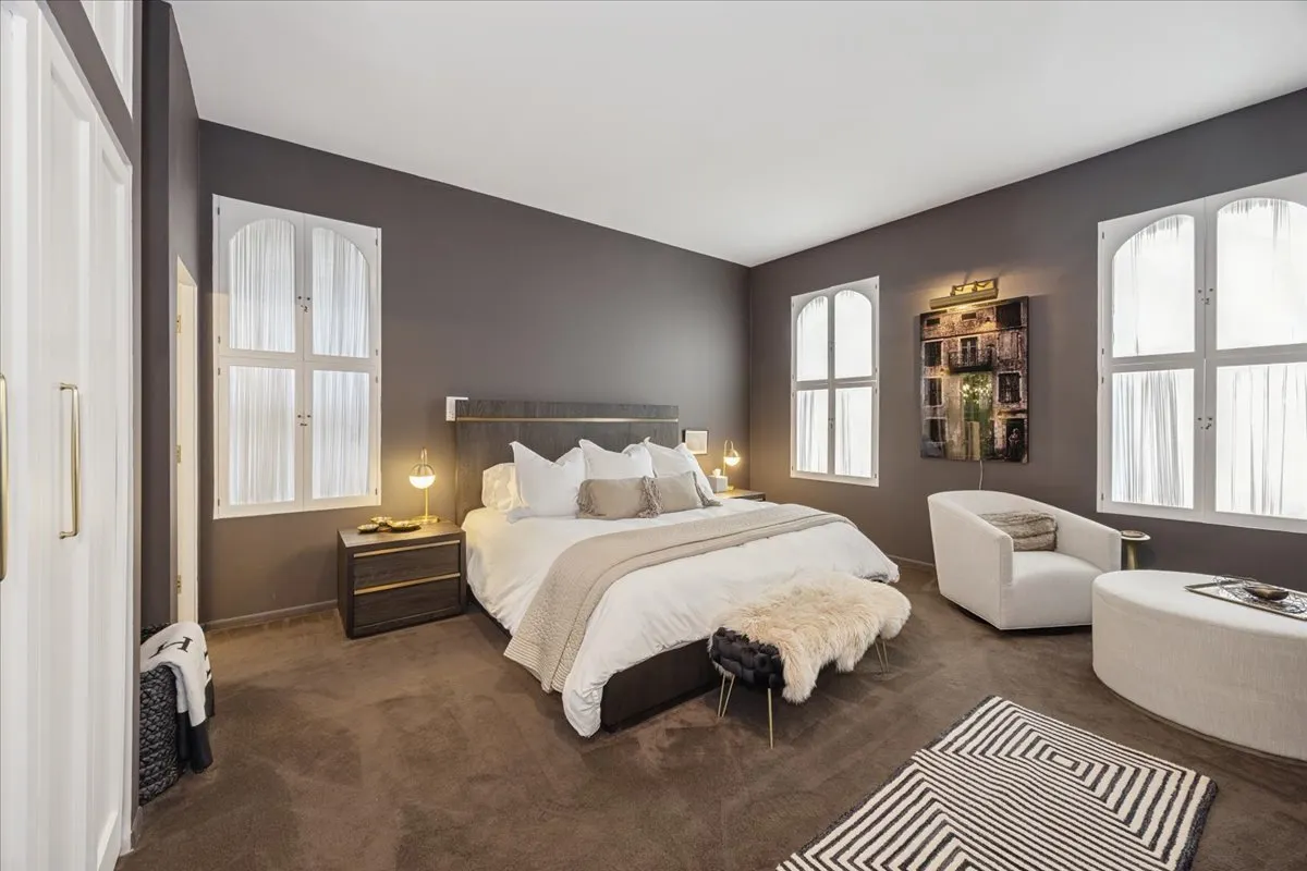 78 E Elm Street IL #3