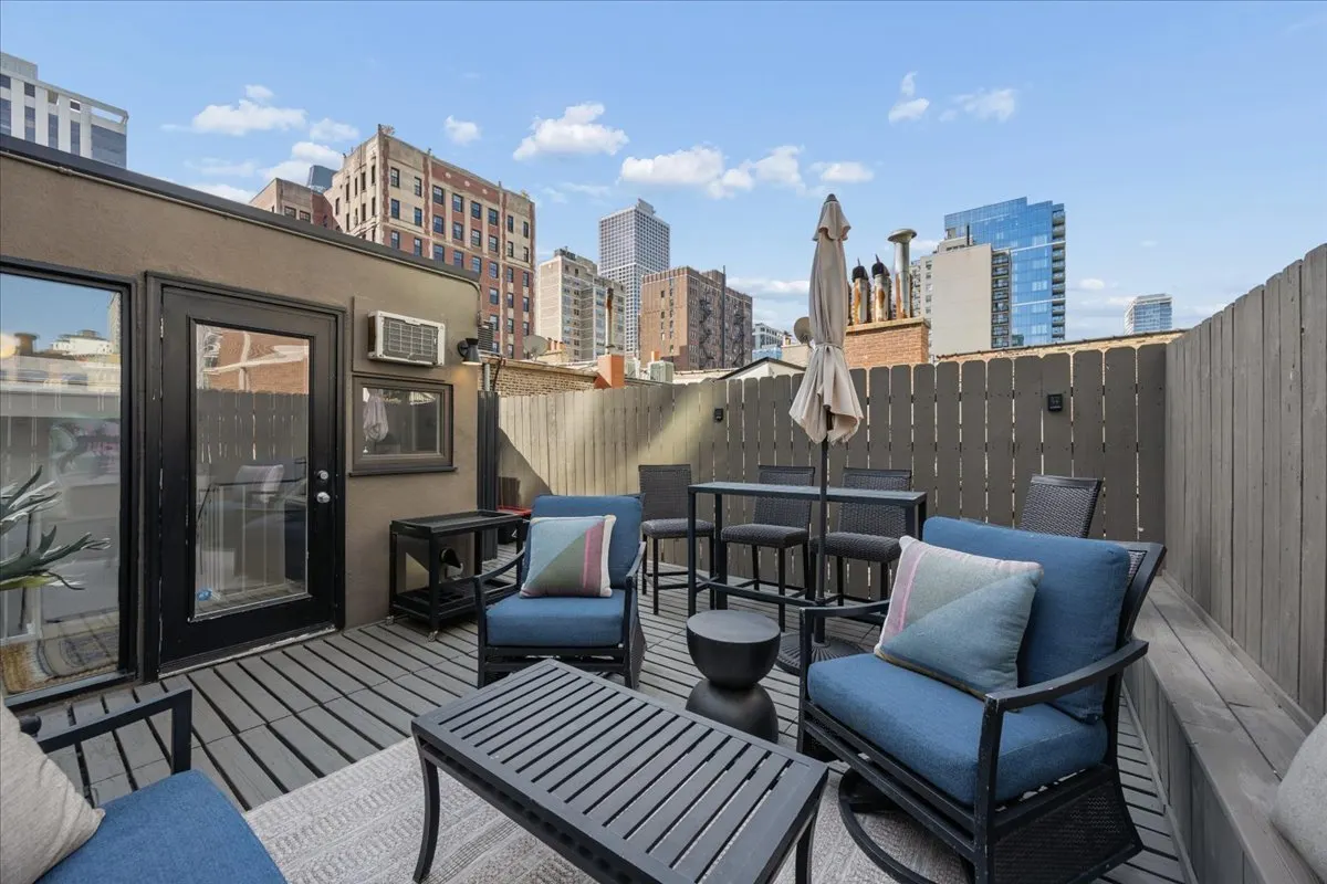 78 E Elm Street IL #3