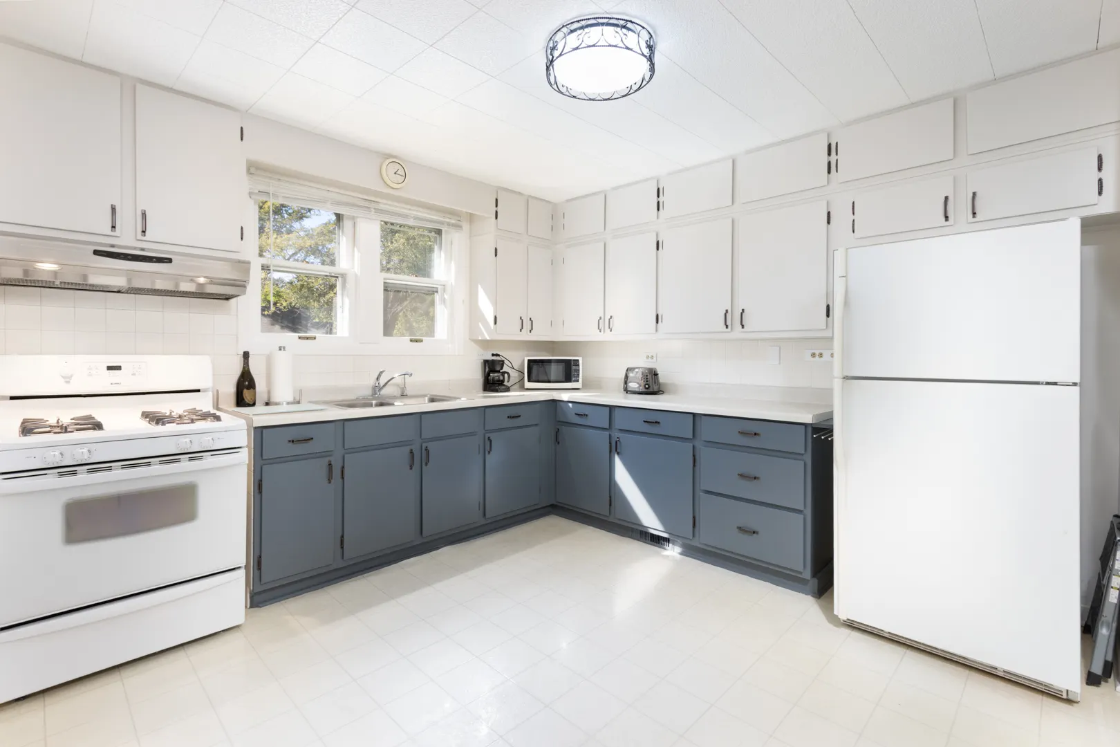 2225 Lagoon Drive IL