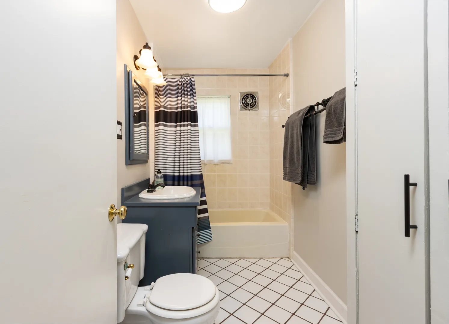2225 Lagoon Drive IL