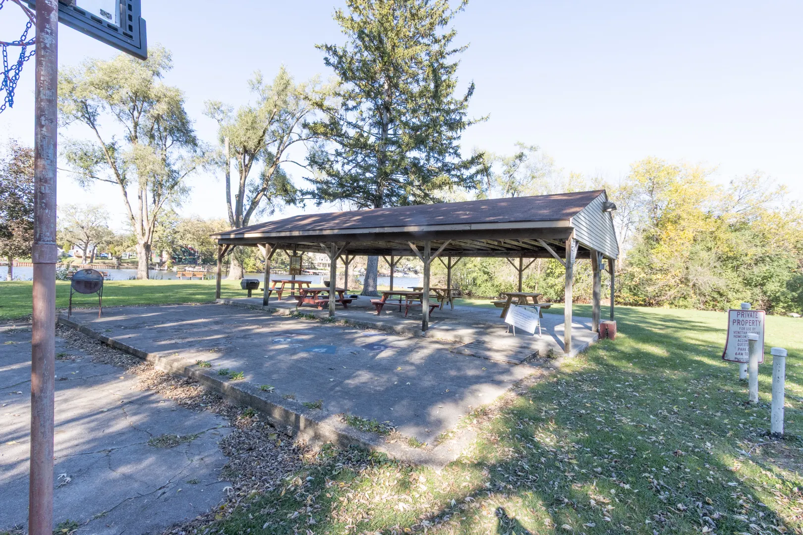 2225 Lagoon Drive IL