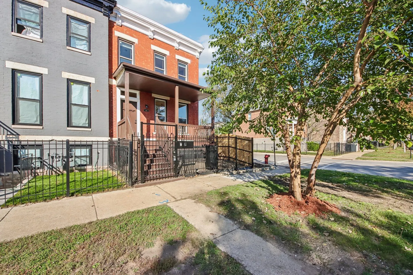 656 E Bowen Avenue IL
