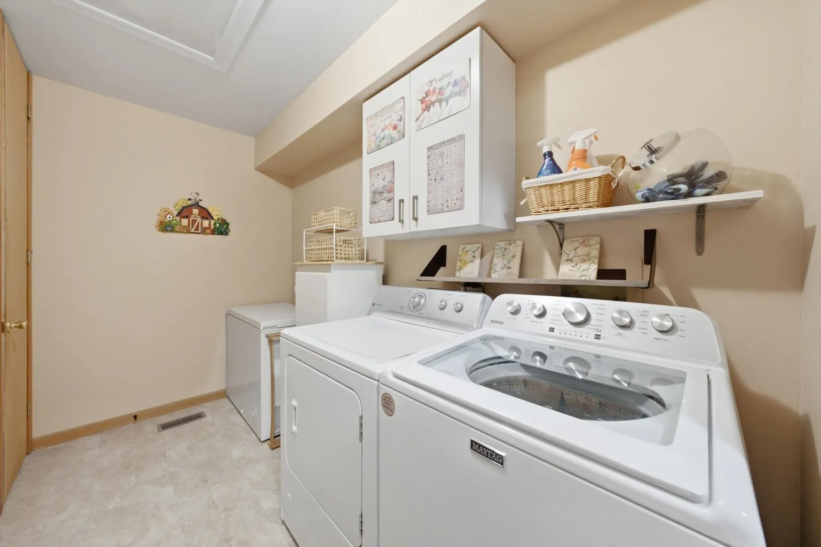 24208 W Frances Court IL
