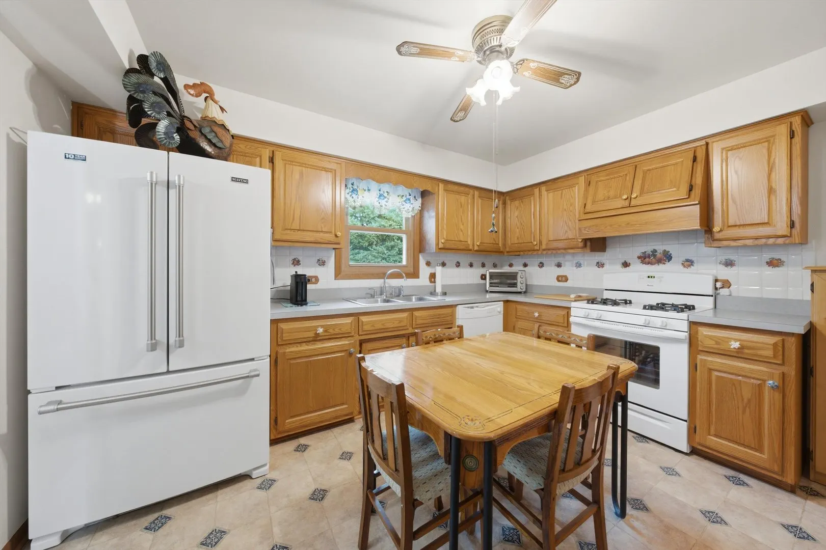 24208 W Frances Court IL