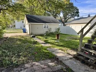 2004 College Avenue IA
