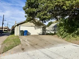 2004 College Avenue IA