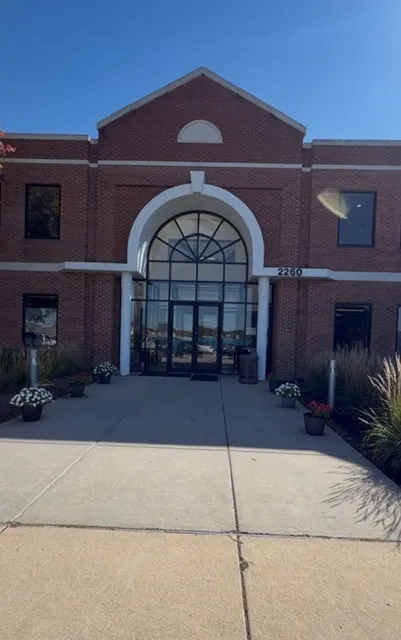 2260 W Higgins Road IL #104