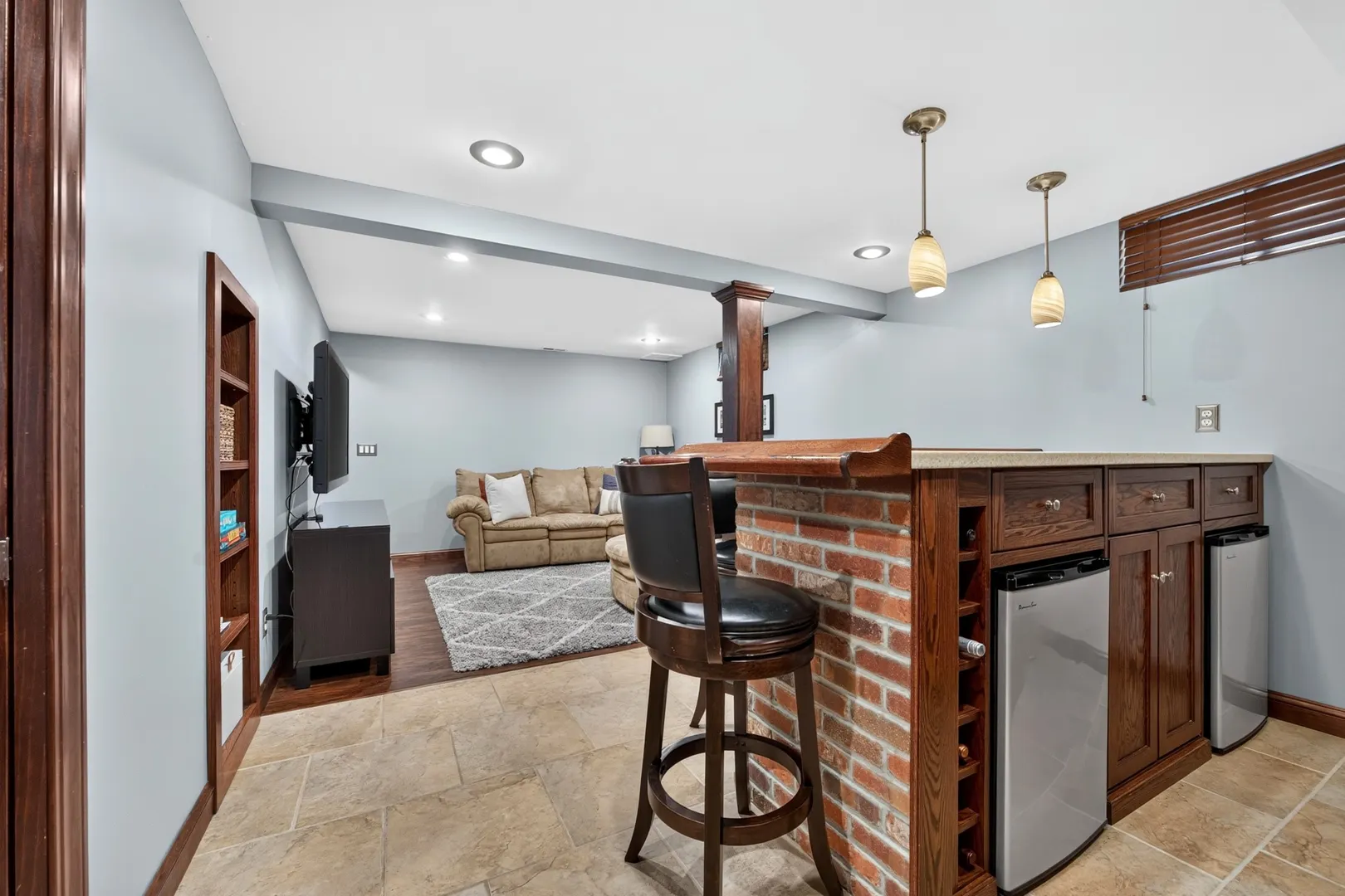 1211 Challis Drive IL