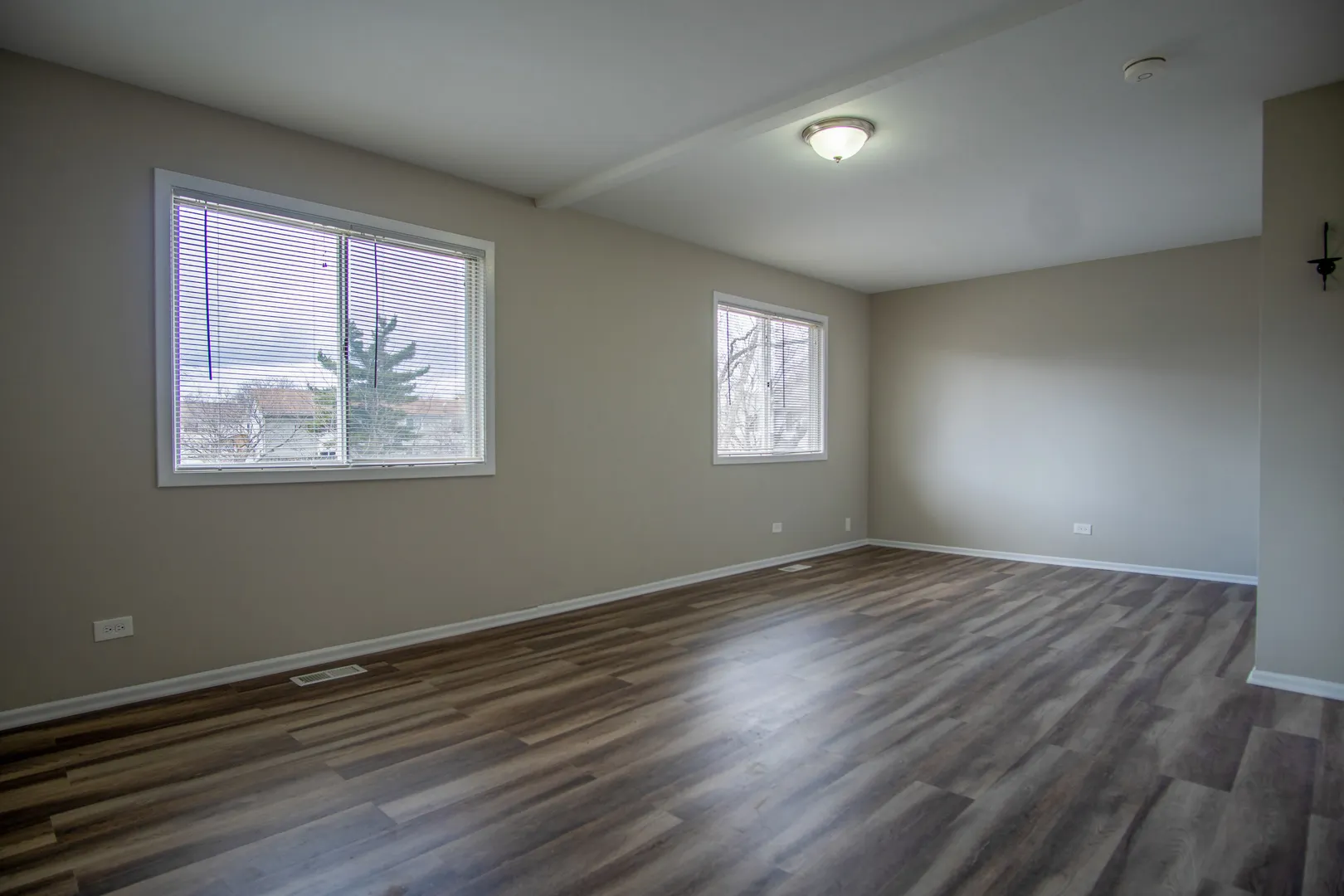 441 Esselen Court IL