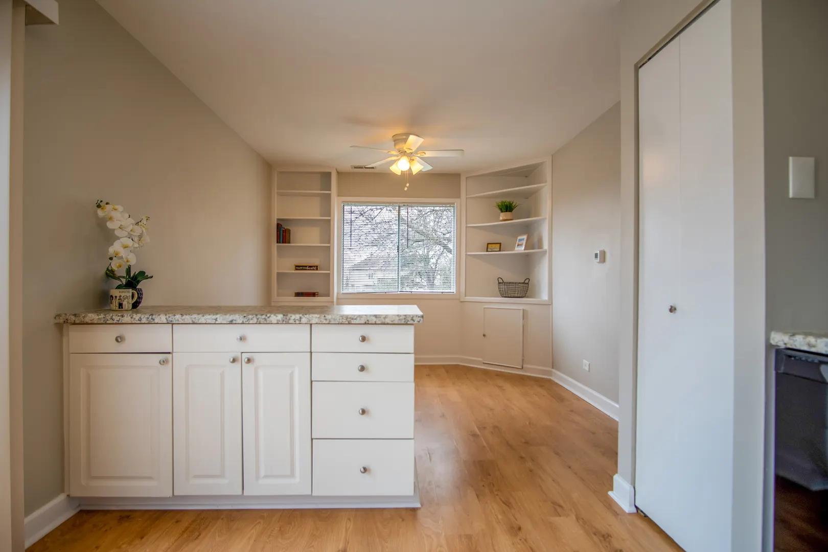 441 Esselen Court IL