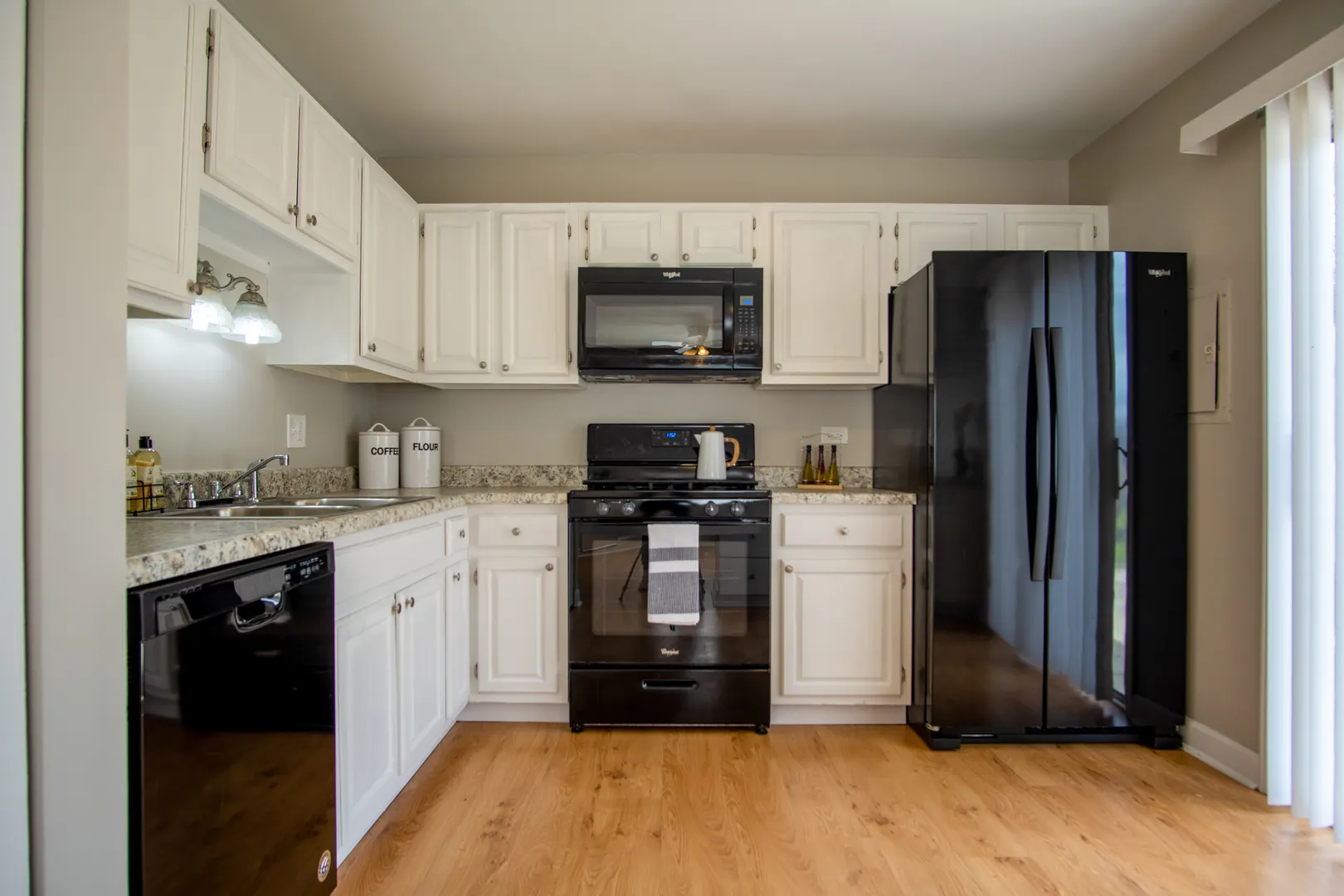 441 Esselen Court IL