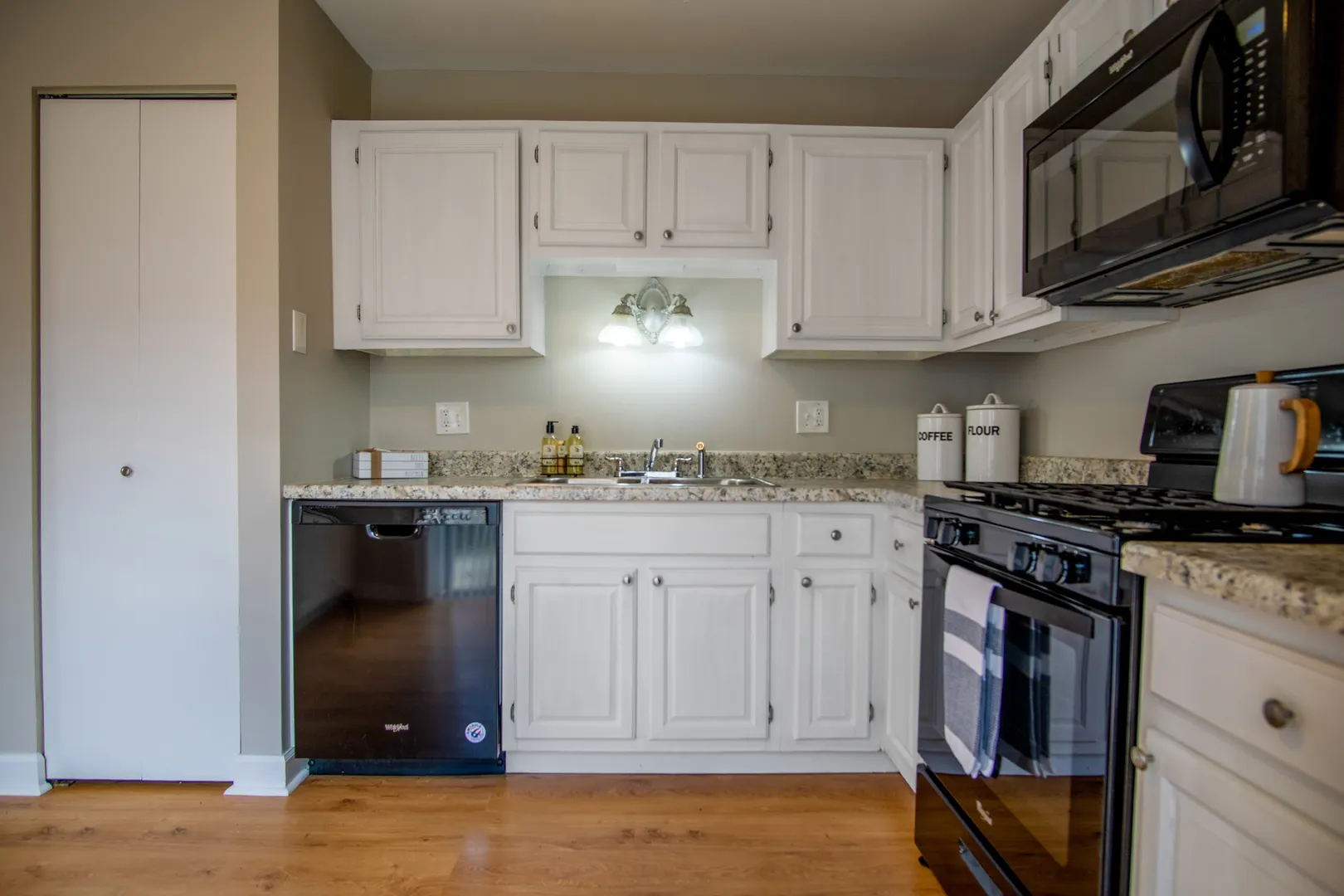 441 Esselen Court IL