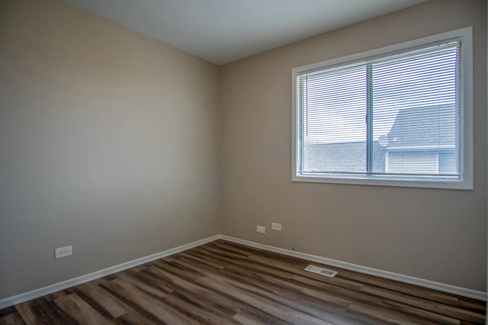 441 Esselen Court IL