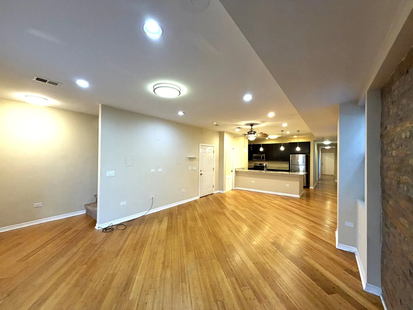 1522 W Superior Street IL #3