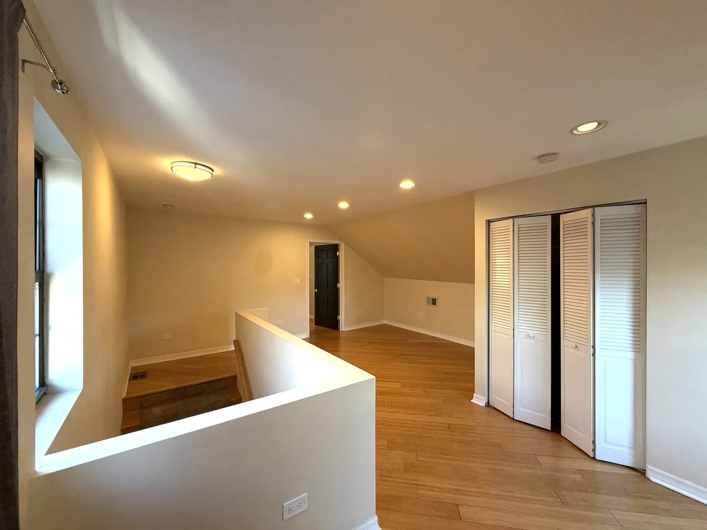 1522 W Superior Street IL #3