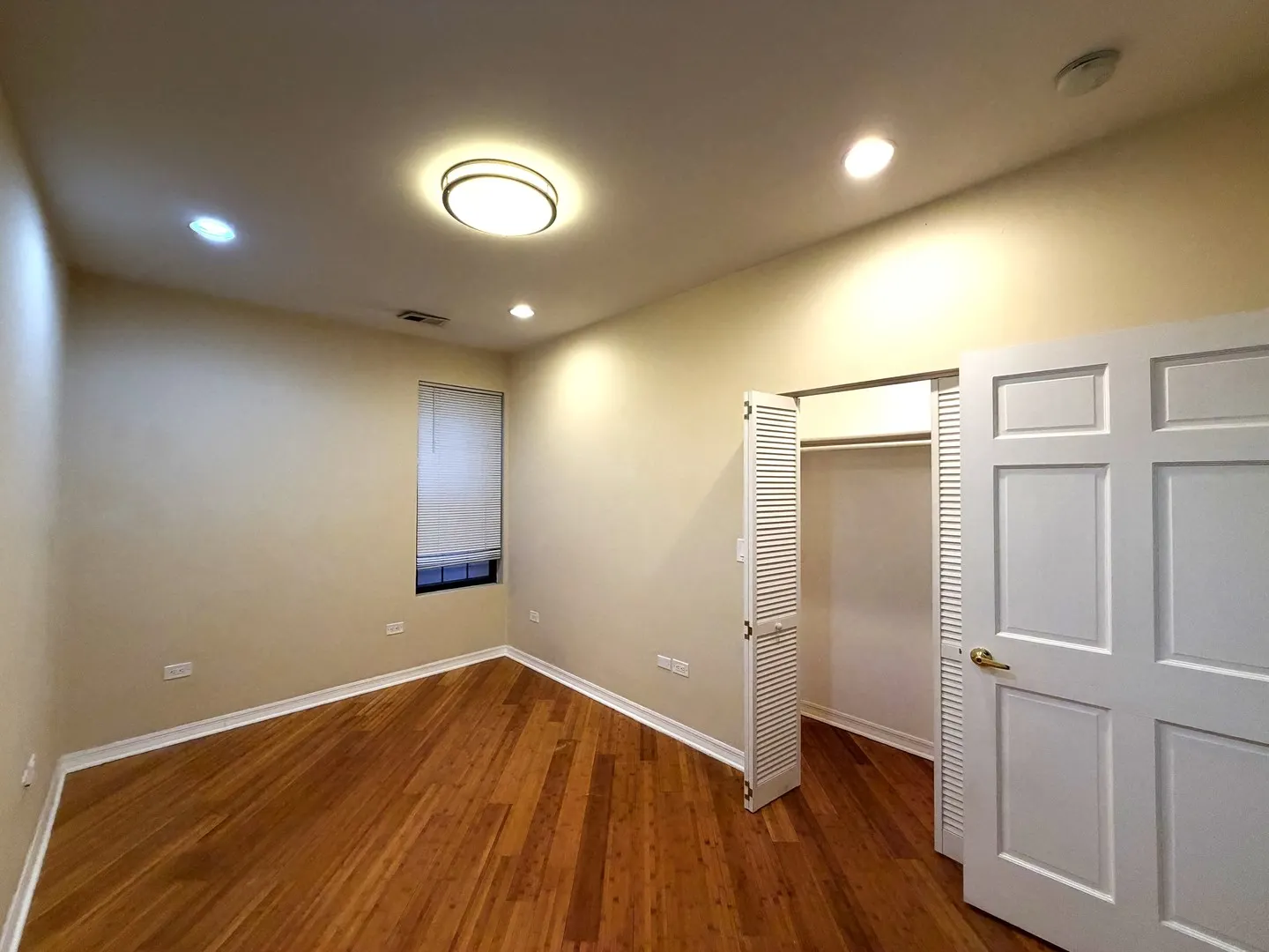 1522 W Superior Street IL #3