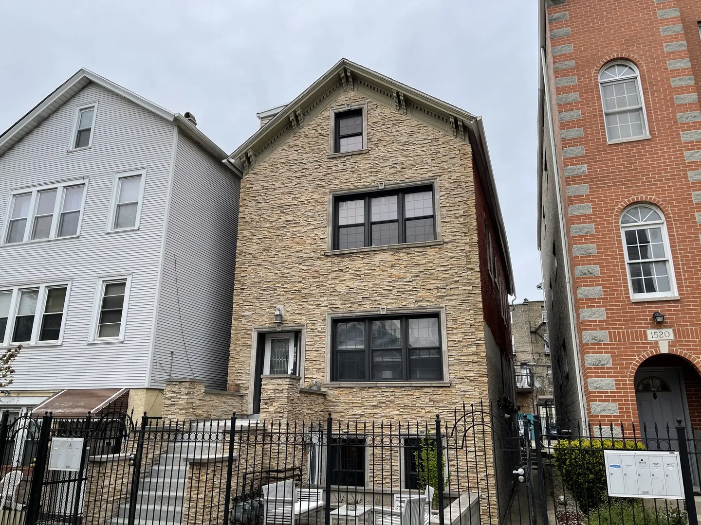 1522 W Superior Street IL #3
