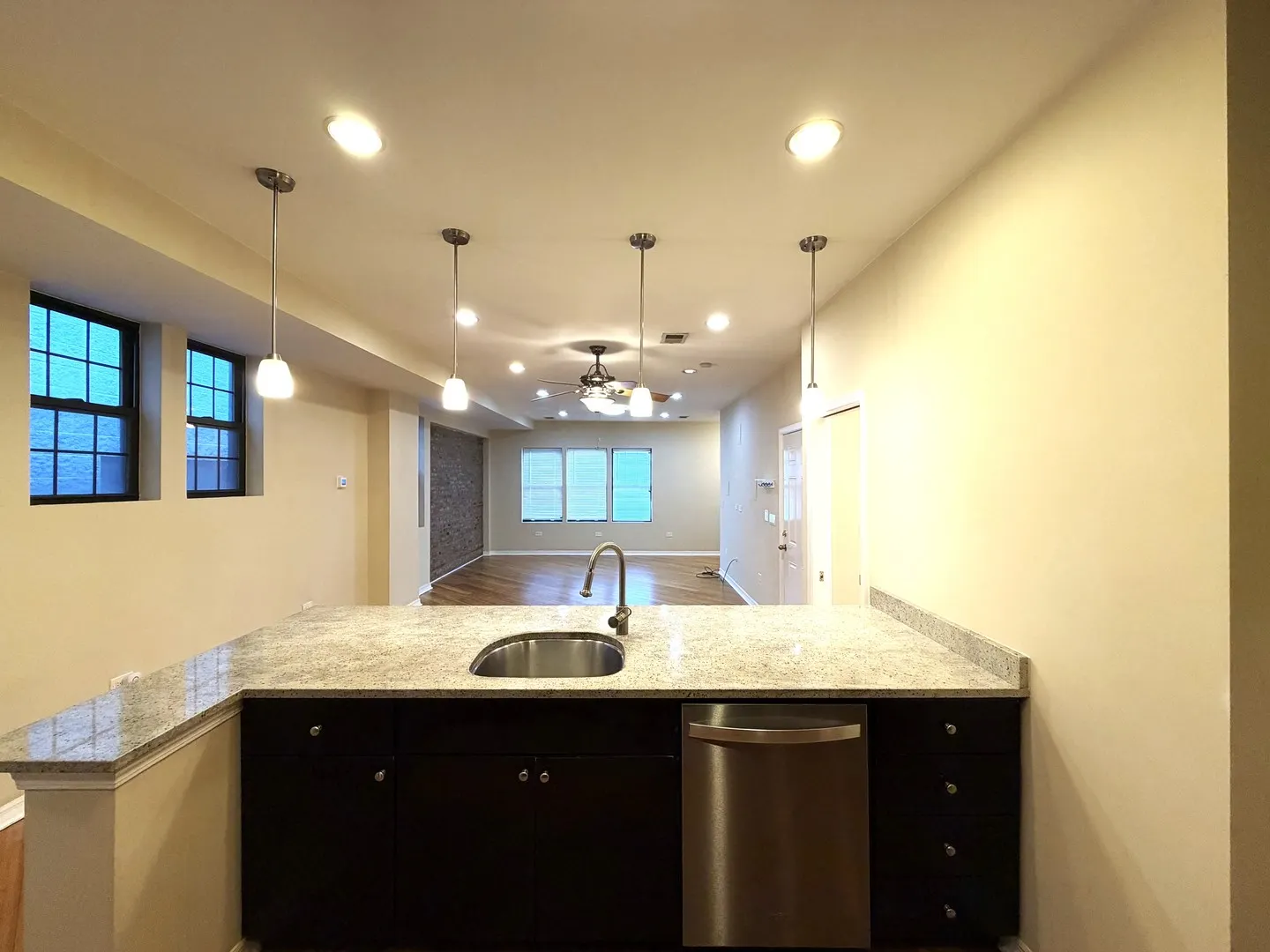 1522 W Superior Street IL #3