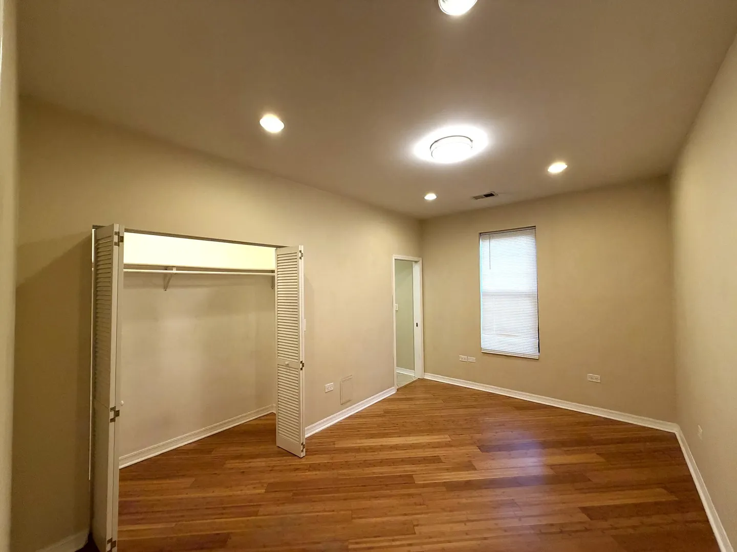 1522 W Superior Street IL #3