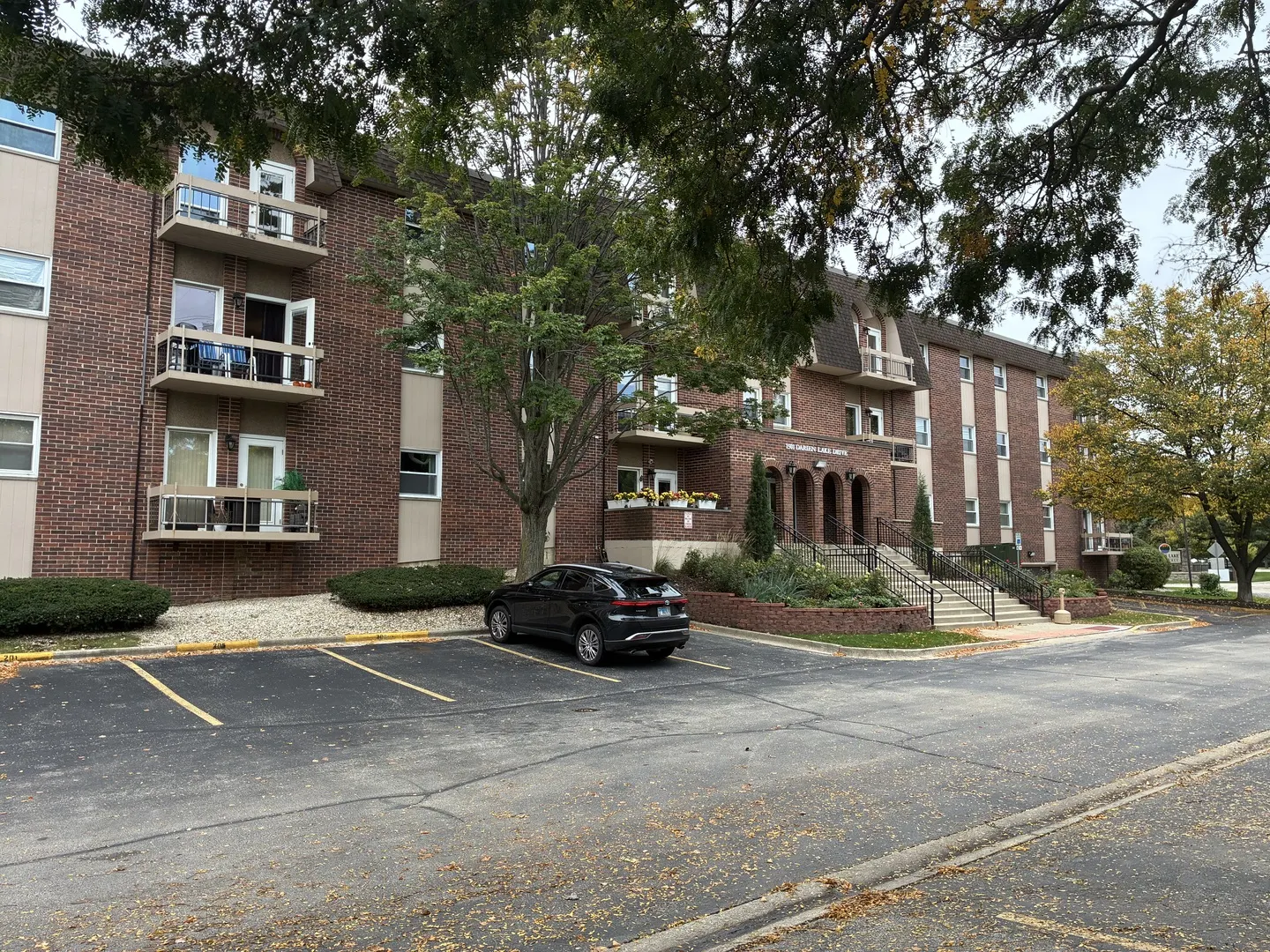 1501 Darien Lake Drive IL #307