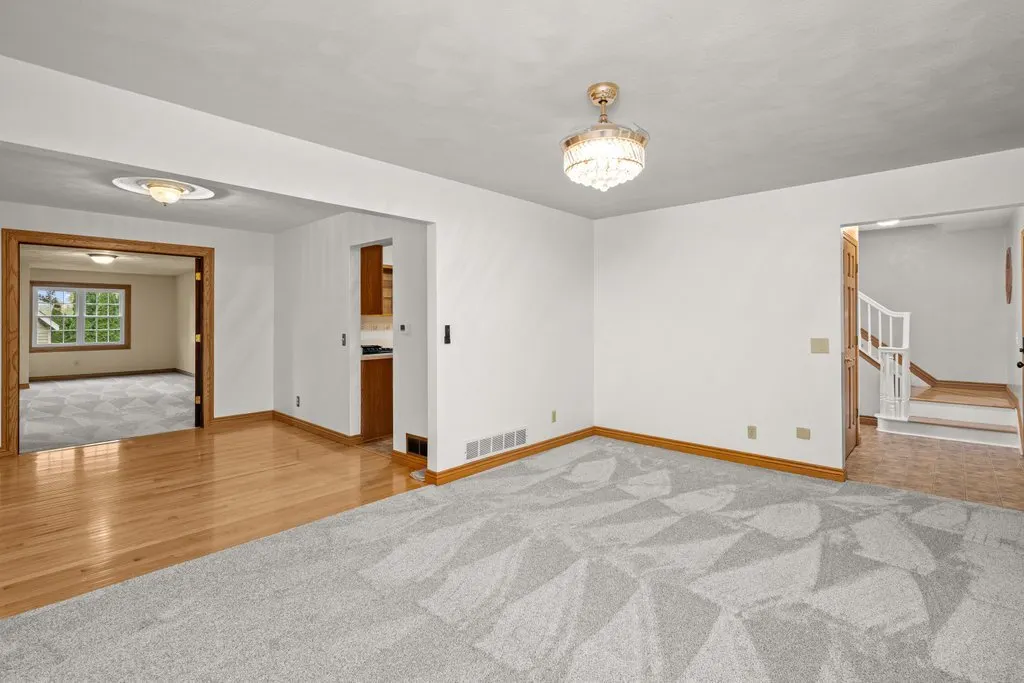 1339 W 41st Street IA