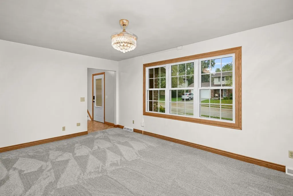 1339 W 41st Street IA
