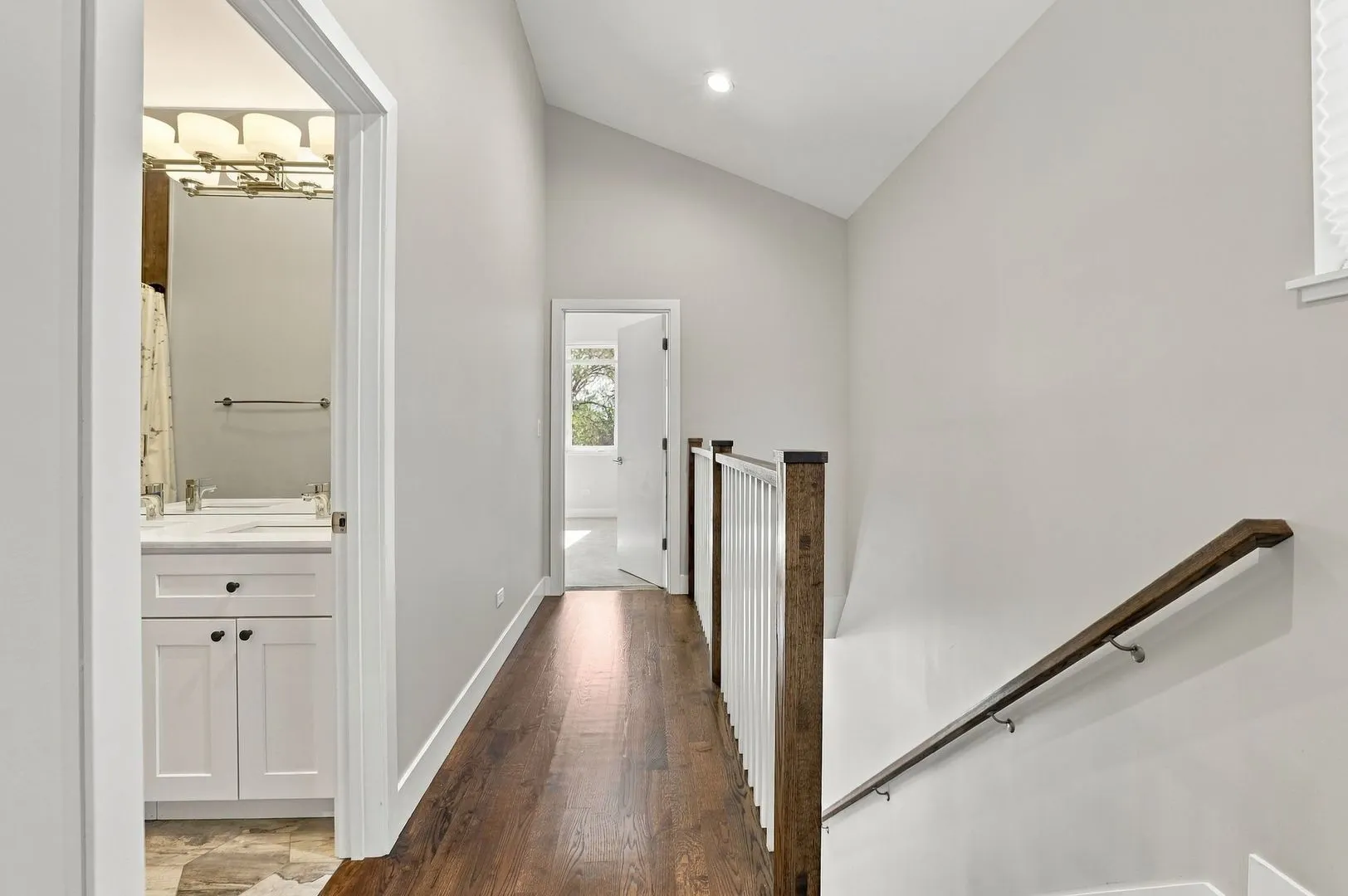5200 W Eddy Street IL