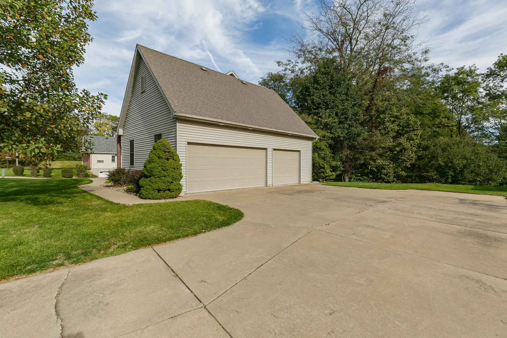 108 S Barrington Drive IL