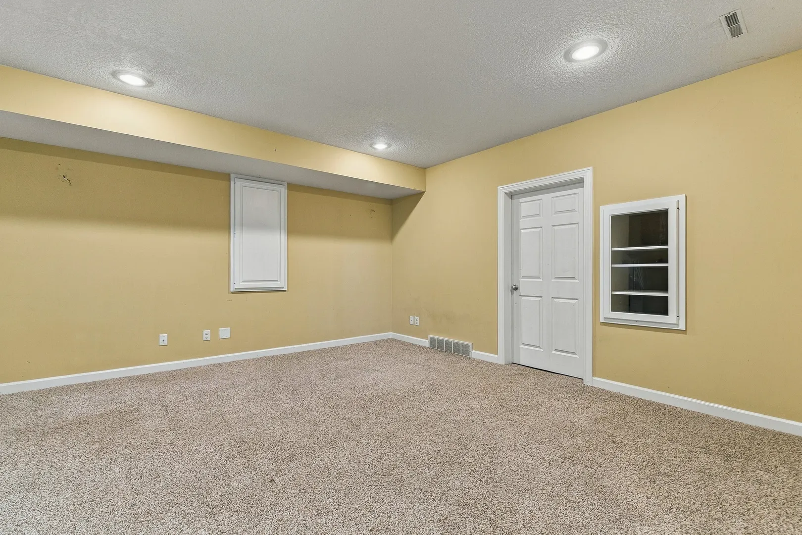 108 S Barrington Drive IL