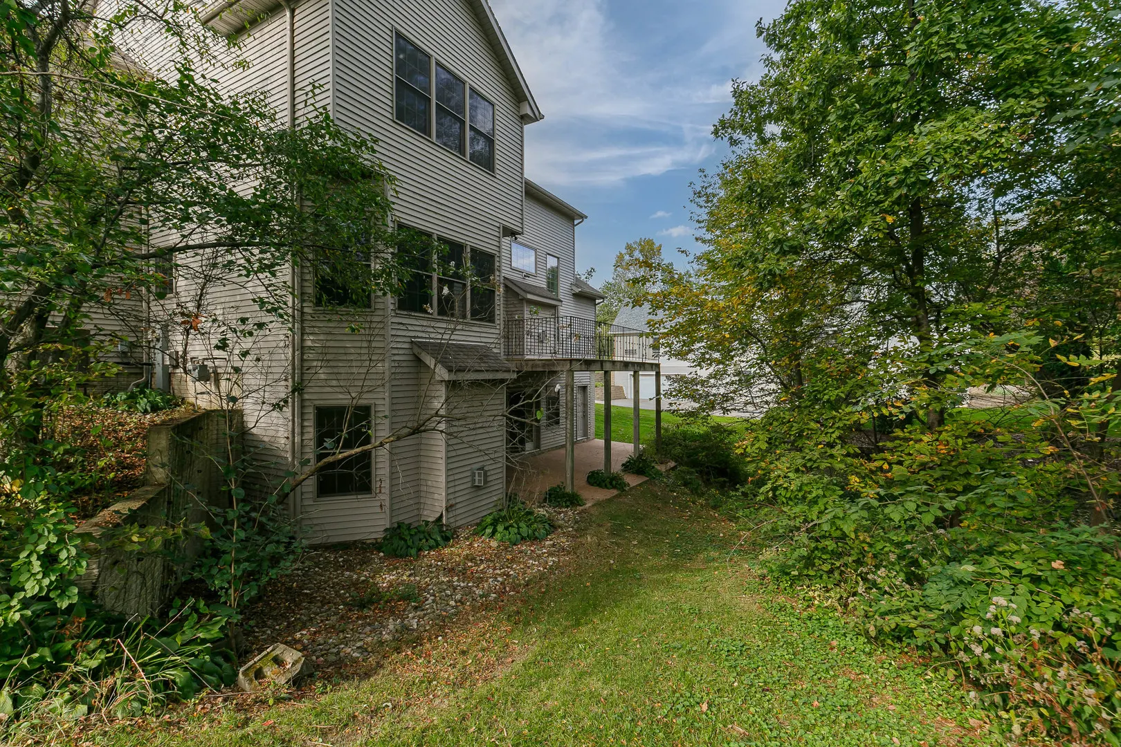 108 S Barrington Drive IL