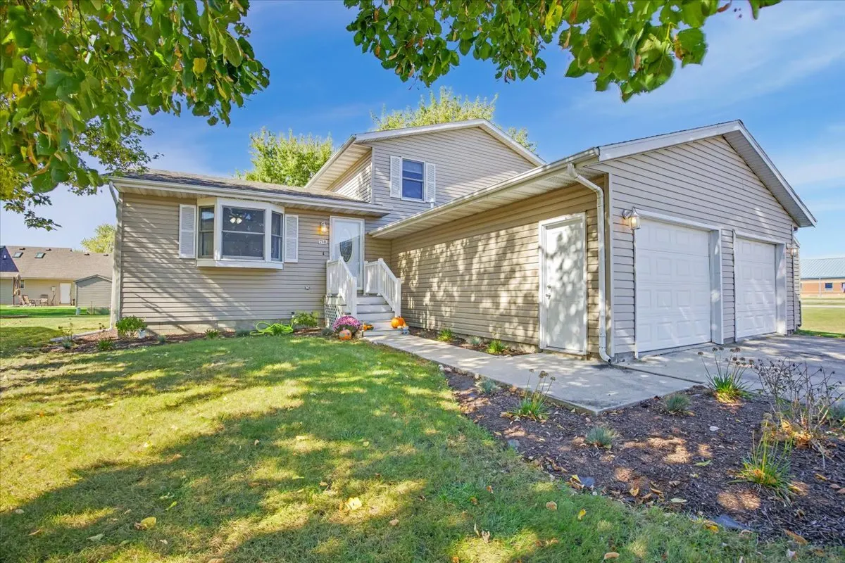 718 N Leona Lane IL