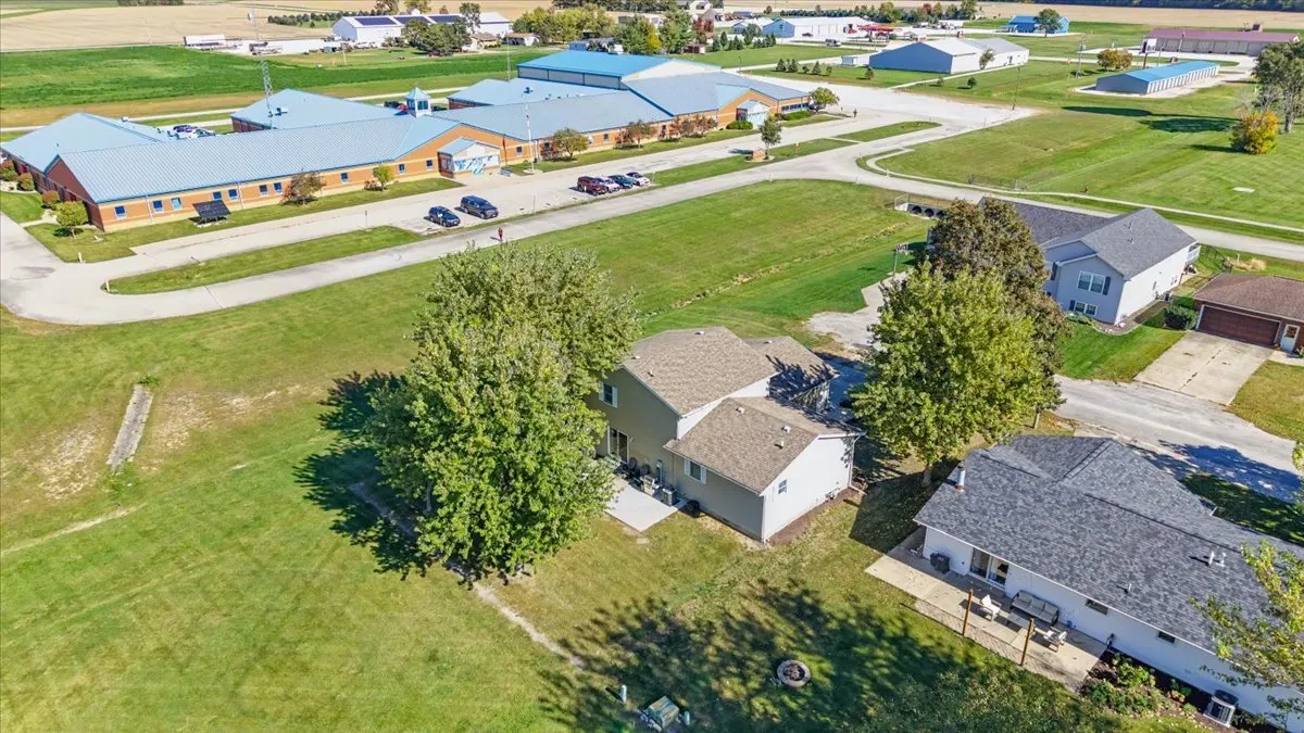 718 N Leona Lane IL
