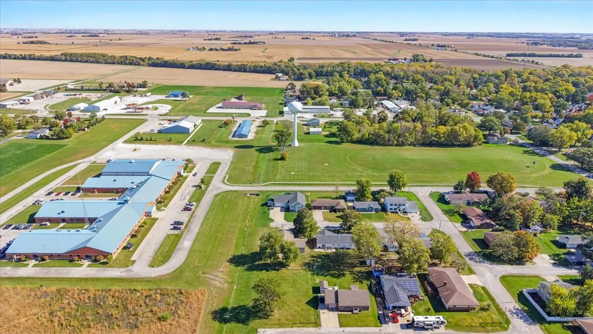 718 N Leona Lane IL