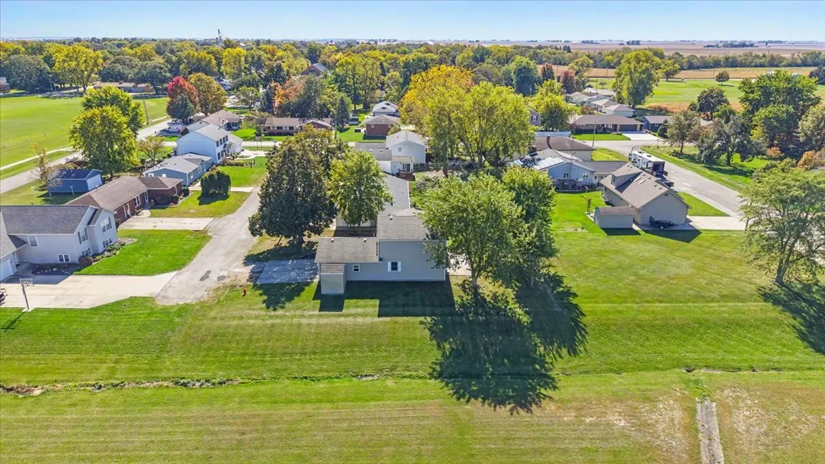 718 N Leona Lane IL